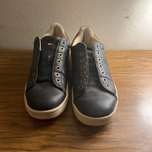 Tommy Hilfiger shoes (good condition) - Picture 2 of 5